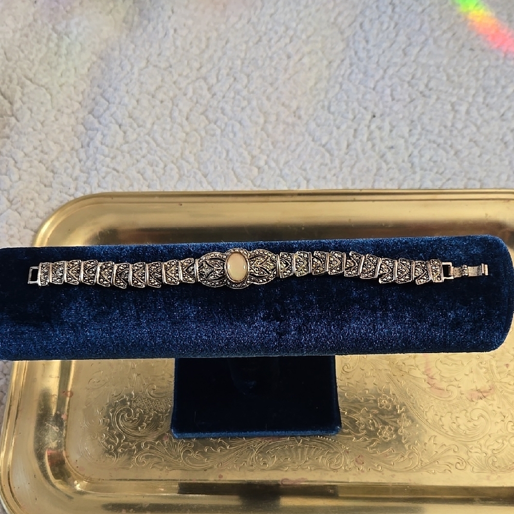 Elegant Silver Bracelet with Intricate Design